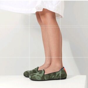 Rothys Camo Loafers women’s size 10, perfect condition